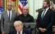 Joe Rogan, junto al presidente Donald Trump y al secretario de Salud, Robert F. Kennedy Jr.