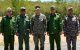 Esta foto publicada en la cuenta X del Comando Sur de los Estados Unidos, el 29 de mayo de 2026, muestra al Comandante del SOUTHCOM, General Francis L. Donovan (C), al Jefe del Estado Mayor y Primer Viceministro de las Fuerzas Armadas Revolucionarias de Cuba (MINFAR), General Roberto Legra Sotolongo (2.º/I) y otros oficiales militares cubanos, durante su reunión de hoy en el perímetro de la Estación Naval de los Estados Unidos en la Bahía de Guantánamo, Cuba.