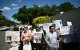 Una multitud se congregó para protestar frente al edificio del Comité de Campaña Senatorial Demócrata, mientras Platner se reunía con senadores demócratas, a inicios de junio.