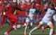 El delantero canadiense n.º 09, Cyle Larin (izquierda), marca el gol del empate durante el partido de fútbol del Grupo B del Mundial de 2026 entre Canadá y Bosnia y Herzegovina, disputado en el Estadio de Toronto, en Toronto, el 12 de junio de 2026.