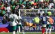 El portero de Senegal, el número 16, Edouard Mendy, encaja el tercer gol de Francia, marcado por el delantero número 10, Kylian Mbappé, durante el partido de fútbol del Grupo I del Mundial de 2026 entre Francia y Senegal, disputado en el Estadio de Nueva York/Nueva Jersey, en East Rutherford, el 16 de junio de 2026.