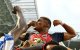 El delantero Cabo Verde Helio Varela celebra con sus compañeros tras marcar el segundo gol de su equipo durante el partido de fútbol del Grupo H del Mundial de 2026 entre Uruguay y Cabo Verde, disputado en el Miami Stadium de Miami Gardens el 21 de junio de 2026.  (Foto de CHANDAN KHANNA / AFP)