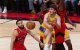 TORONTO, ON, CANADA - December 07, 2022: Austin Reaves #15 of LA Lakers throws the ball to a partner during the Toronto Raptors vs LA Lakers NBA regular season game at Toronto, Ontario, Canadá - 7 de diciembre de 2022: Austin Reaves, número 15 de los Lakers de Los Ángeles, pasa el balón a un compañero durante el partido de la temporada regular de la NBA entre los Toronto Raptors y los Lakers de Los Ángeles, celebrado en el Scotiabank Arena de Toronto.
