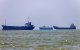buques anclados en Bandar Abbas, a lo largo del estrecho de Ormuz