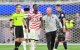 El delantero estadounidense n.º 20, Folarin Balogun, abandona el terreno de juego durante el partido de fútbol del Grupo D del Mundial de 2026 entre Estados Unidos y Paraguay, disputado en el Estadio de Los Ángeles, en Inglewood, el 12 de junio de 2026.