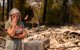 Una mujer reacciona al ver la casa de su hija calcinada durante el incendio de Old Trails en Spokane, Washington, el 4 de agosto de 2026. El martes, los equipos de emergencia se apresuraban a contener las llamas en el noroeste de EE. UU., donde un hombre fue detenido como sospechoso de incendio provocado en relación con el mayor de los incendios que han dejado sin hogar a decenas de miles de personas. Los incendios forestales, avivados por la sequía y el intenso calor, han arrasado la ciudad de Spokane, en el estado de Washington, quemando miles de acres y reduciendo a cenizas cientos de edificios, mientras las familias, angustiadas, esperan noticias sobre cuándo podrán regresar.