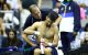 El serbio Novak Djokovic recibe asistencia médica durante su partido contra el argentino Mariano Navone, en el encuentro de primera ronda del torneo individual masculino de tenis, celebrado durante la primera jornada del US Open en el Centro Nacional de Tenis Billie Jean King de la USTA, en la ciudad de Nueva York, el 30 de agosto de 2026.