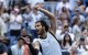 El español Carlos Alcaraz celebra su victoria sobre el estadounidense Tommy Paul en su partido de octavos de final del torneo individual masculino de tenis, disputado el octavo día del US Open en el Centro Nacional de Tenis Billie Jean King de la USTA, en Nueva York, el 6 de septiembre de 2026.