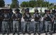 Oficiales de la Guardia Nacional Mexicana permanecen en formación