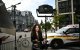 La corresponsal de MS Now, Laura Barrón-López, trabaja en una esquina cercana a la Casa Blanca