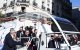 León XIV llega en su Papamóvil a la catedral de Notre-Dame en París
