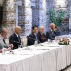 Delegación americana en reunión con las delegaciones de Ucrania y Turquía