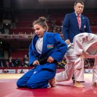 La azerbaiyana Shahana Hajiyeva en el combate final femenino de -48 kg durante los Juegos Paralímpicos de Tokio 2020