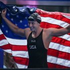 Katie Ledecky celebra su triunfo en los 1.500 metros libres