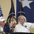 El presidente Donald Trump junto al gobernador de Texas, Greg Abbott