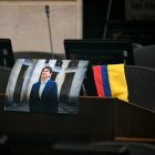 Iimagen de Miguel Uribe Turbay en su escaño en el Senado de Colombia