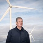 El líder del Partido Laborista, Sir Keir Starmer, visita un parque eólico terrestre cerca de Grimsby, en Lincolnshire EN, el 10 de noviembre de 2022.