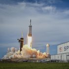 Un cohete de SpaceX a punto de despegar