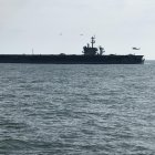 OCÉANO ATLÁNTICO (1 de abril de 2019) El portaaviones USS Abraham Lincoln (CVN 72) inicia un despliegue que lo llevará alrededor del mundo e incluirá un cambio de puerto base a San Diego. Entre los buques desplegados se encuentran los destructores de misiles guiados USS Bainbridge (DDG 96), USS Mason (DDG 87) y USS Nitze (DDG 94); el crucero de misiles guiados USS Leyte Gulf (CG 55); y la fragata española ESPS Méndez Núñez (F 104). Nueve escuadrones del Ala Aérea de Portaaviones Siete (CVW 7) también se desplegarán, así como las planas superiores del Grupo de Ataque de Portaaviones Doce (CSG 12) y el Escuadrón de Destructores Dos (DESRON 2) (foto de la Armada de los EE. UU. por el Técnico de Control de Daños de Segunda Clase Austin Williamson).