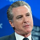 Gavin Newsom en el Foro Económico Mundial/ Fabbrice Coffrini