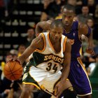Ray Allen, leyenda de los Seattle SuperSonics, y Kobe Bryant. Imagen de archivo