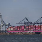 Contenedores de carga se encuentran en Nueva Jersey