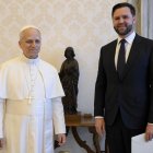 El papa León XIV junto al vicepresidente JD Vance