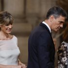 El presidente del Gobierno de España, Pedro Sánchez, y su esposa, Begoña Gómez.