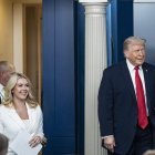Karoline Leavitt junto a Donald Trump/ Andrew Thomas