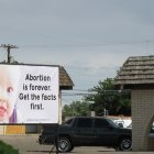 Cartel alusivo a la cuestión del aborto. Foto: Teófilo (Flickr)