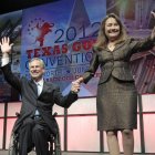 Greg Abbott y Cecilia Abbott