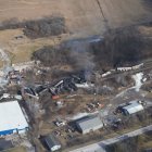 Accidente de East Palestine (Ohio) el 3 de febrero de 2023. Un tren de mercancías que portaba componentes químicos operado por Norfolk Southern descarriló en la localidad. Toneladas de material tóxico se desprendió, causando la evacuación de la ciudad. Imagen de archivo.