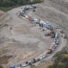 Imagen de archivo de una caravana de vehículos con refugiados huyendo de Nagorno Karabaj.