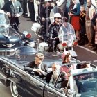 La caravana presidencial de JFK momentos antes del magnicidio.