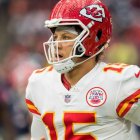 El quarterback de los Kansas City Chiefs Patrick Mahomes (15) durante un partido entre los Kansas City Chiefs y los Houston Texans en Houston, TX (foto de archivo).