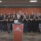 Captura de pantalla del video en el que Unifor anuncia que ha llegado a un acuerdo tentativo con Ford Motor Company evitando que 5.600 trabajadores canadienses vayan a la huelga.
