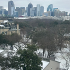 Fotografía tomada por Alexandra Stergios para Voz Media el 1 de febrero de 2023 de Dallas mostrando una panorámica de las calles de la ciudad de Texas tras el paso del temporal de invierno.