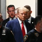 El expresidente Donald Trump entra en la sala de los juzgados de Nueva York para prestar declaración