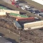 Un tren que portaba diésel descarrila el 13 de febrero de 2023 cerca de Houston (Texas).