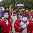 Imagen de la huelga de AUW celebrada el 26 de septiembre frente a la planta de General Motors en Michigan.