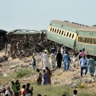 Accidente ferroviario en Pakistán que acabó el domingo 6 de agosto con al menos 30 heridos y casi 100 muertos.
