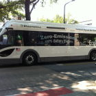 Autobús de demostración totalmente eléctrico Zero Emission EcoRide del fabricante local Proterra