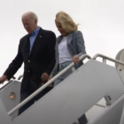 Joe Biden llegando a Maui.