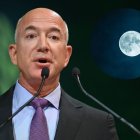 Jeff Bezos, dueño de Amazon y Blue Origin. Imagen de la Luna.