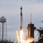 Un cohete Falcon 9 de SpaceX lanza la tripulación de la Misión Axiom 2 a la Estación Espacial Internacional a las 17:37 desde el Complejo 39A del Centro Espacial Kennedy, Florida, el domingo 21 de mayo de 2023.