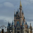 Castillo de Cenicienta situado en la plaza de Disney World Resort, el parque temático situado en Orlando, Florida.