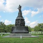 Imagen del monumento confederado del Cementerio Nacional de Arlington. Su retirada está programada para el próximo 22 de diciembre de 2023.