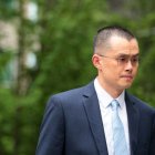 El ex director ejecutivo de Binance, Changpeng "CZ" Zhao, llega a un tribunal federal en Seattle, Washington