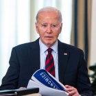 En medio de fuertes críticas por su acercamiento al régimen castrista, Biden decide mantener a Cuba en la lista de Estados que patrocinan el terrorismo