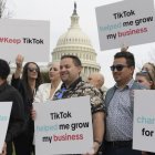 Creadores de TikTok marchan desde el Capitolio de EE.UU. hasta la Casa Blanca exigiendo al presidente Biden que mantenga TikTok durante una manifestación, hoy 13 de marzo de 2024 en Cannon HOB/Capitol Hill en Washington DC, EE.UU.. (Foto de Lenin Nolly/Sipa USA)